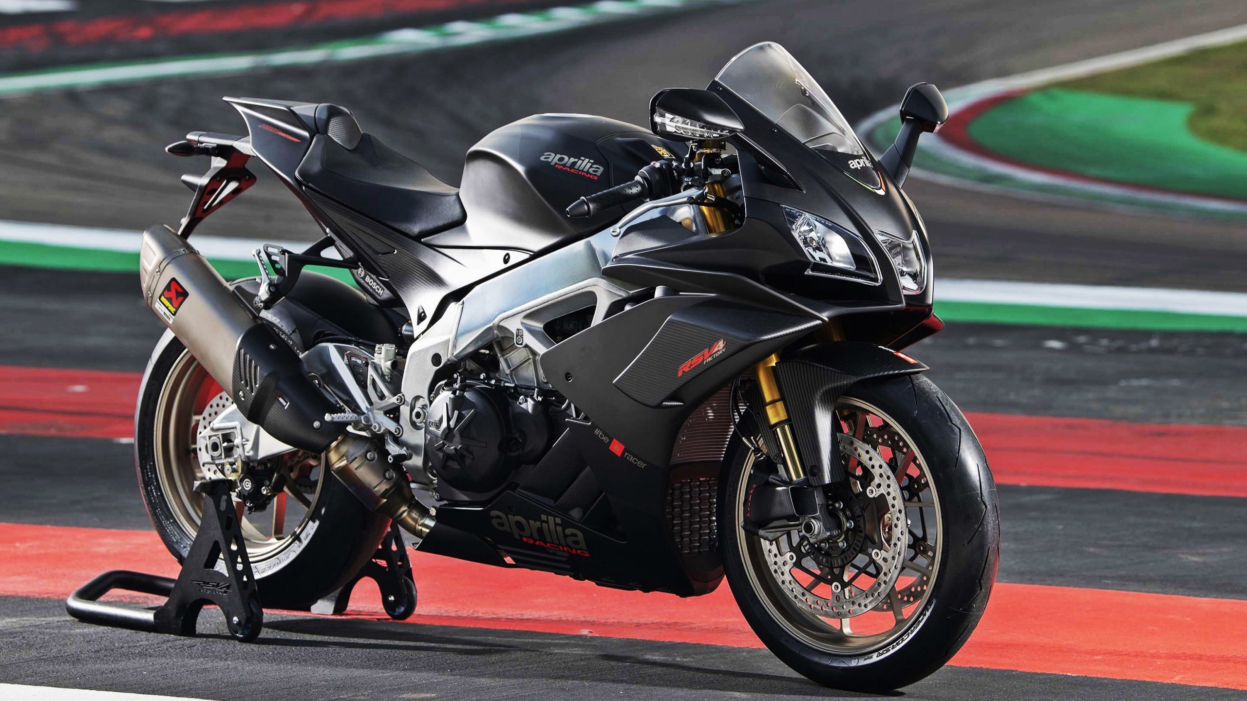 西甲裁判语言模型提升多语言环境下判罚效率,西甲裁判数据