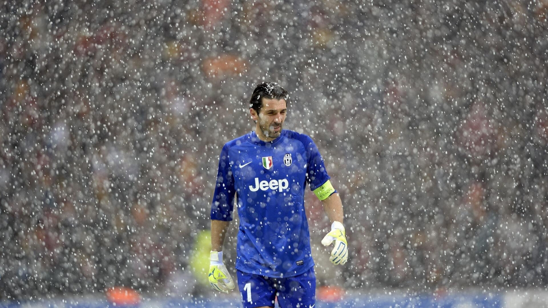 九游娱乐在线-比利时骑手弗洛尔·德·温内在2024年欧洲三项赛锦标赛中以“Thunder”马匹获得个人铜牌，表现出色。